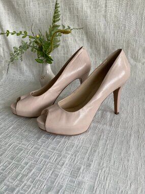 Nine West Leather Camya Blush Pearl Peep Toe 4" Platform Pumps SZ 8.5 Med